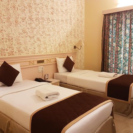 Glm Meridian Chennai Esterno foto
