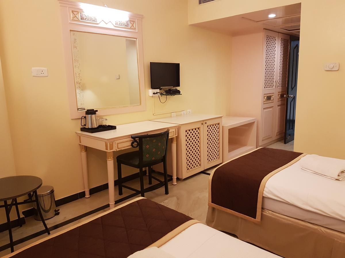 Glm Meridian Chennai Esterno foto